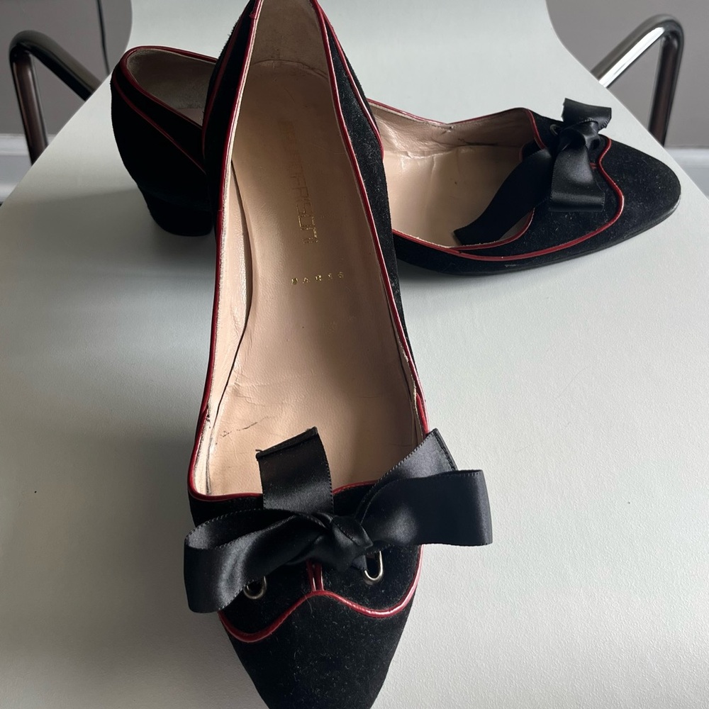 Elegant Black and Red Bow Heels